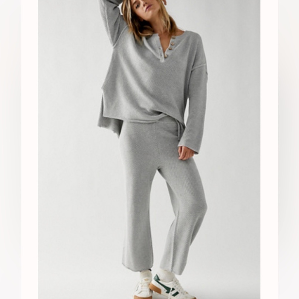 Hailee sweater set in heather gray. size medium.